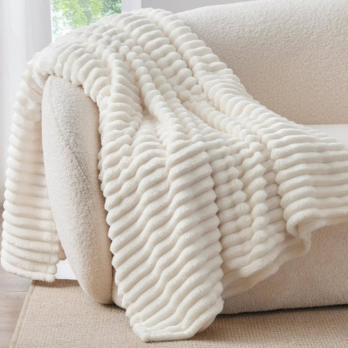Textured Ribbed Fleece Throw Blanket – 300GSM Striped Plush