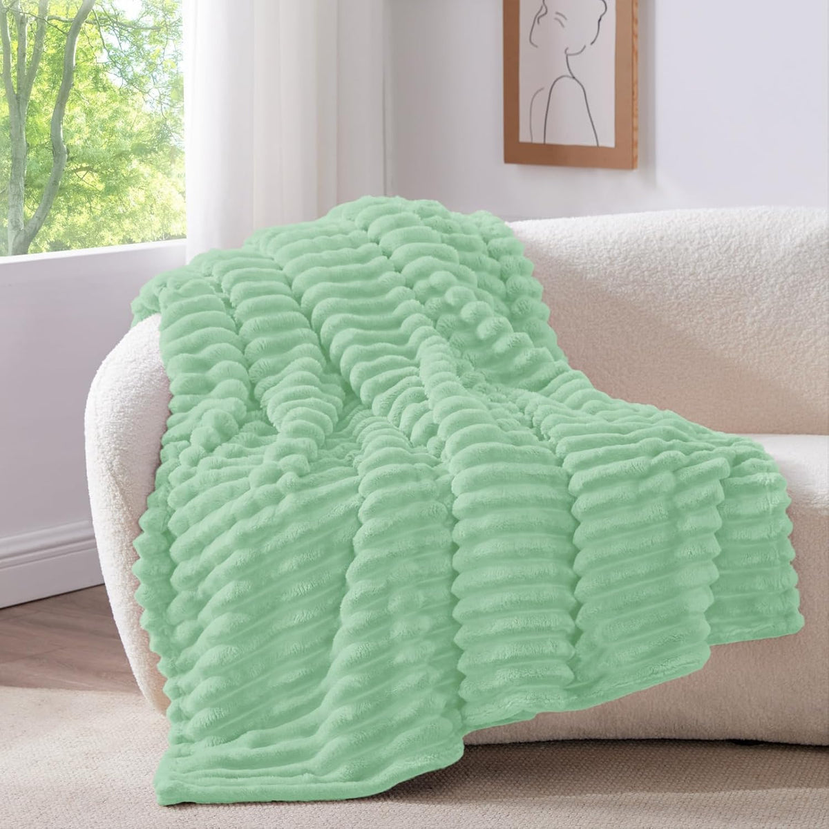Textured Ribbed Fleece Throw Blanket – 300GSM Striped Plush