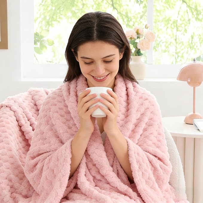 Textured Ribbed Jacquard Fleece Throw Blanket – 3D Plush All-Season