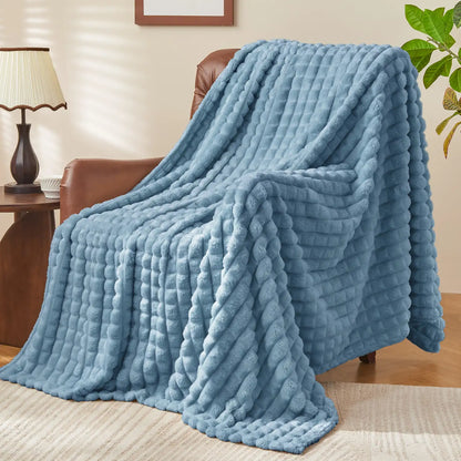 Textured Ribbed Checkered Fleece Throw Blanket – 3D Plush