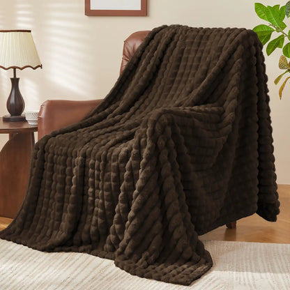 Textured Ribbed Checkered Fleece Throw Blanket – 3D Plush
