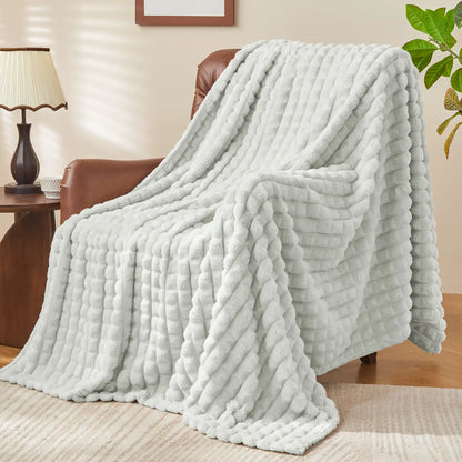 Textured Ribbed Checkered Fleece Throw Blanket – 3D Plush