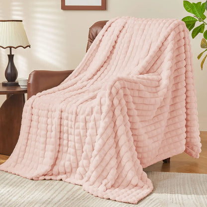 Textured Ribbed Checkered Fleece Throw Blanket – 3D Plush