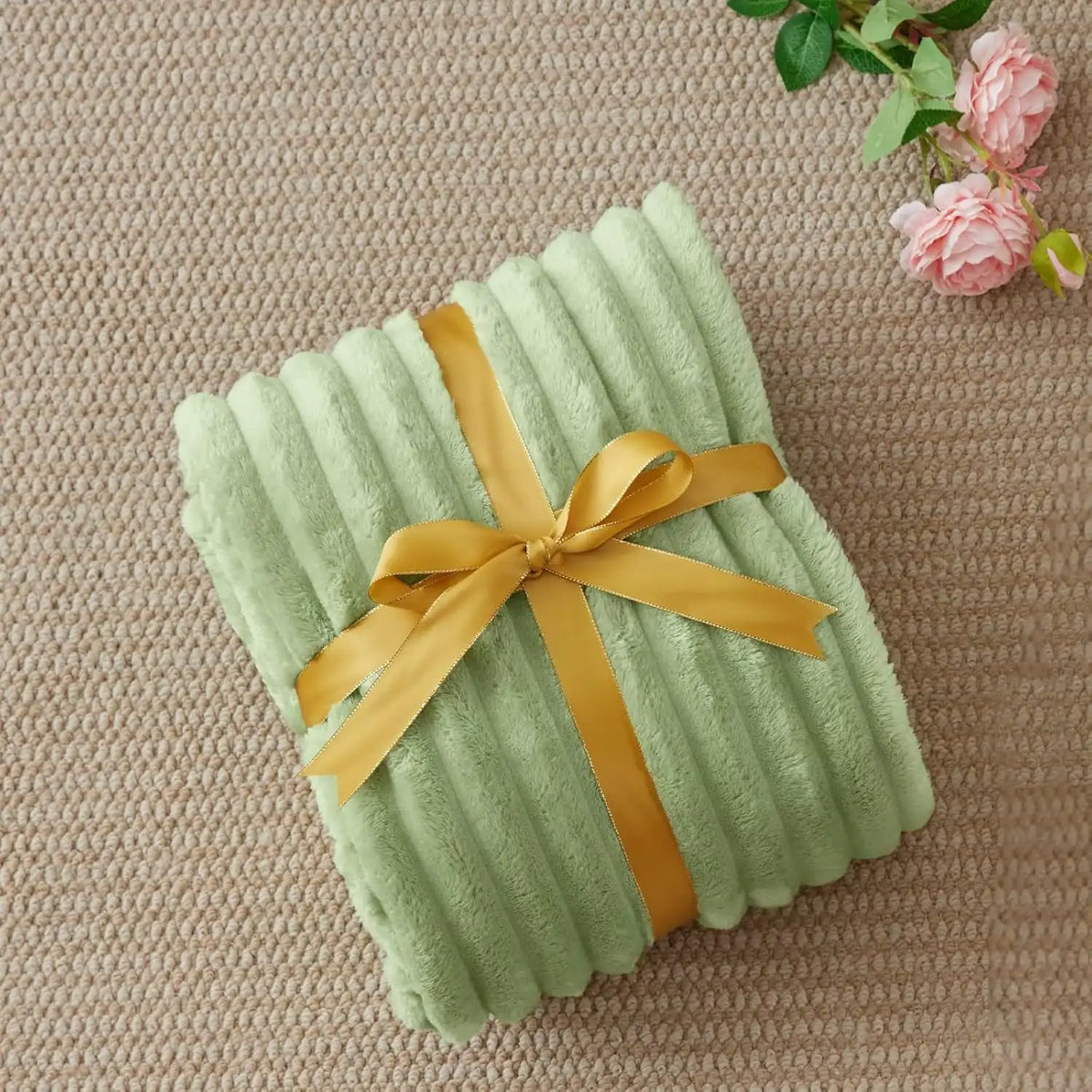 Textured Ribbed Fleece Throw Blanket – 300GSM Striped Plush