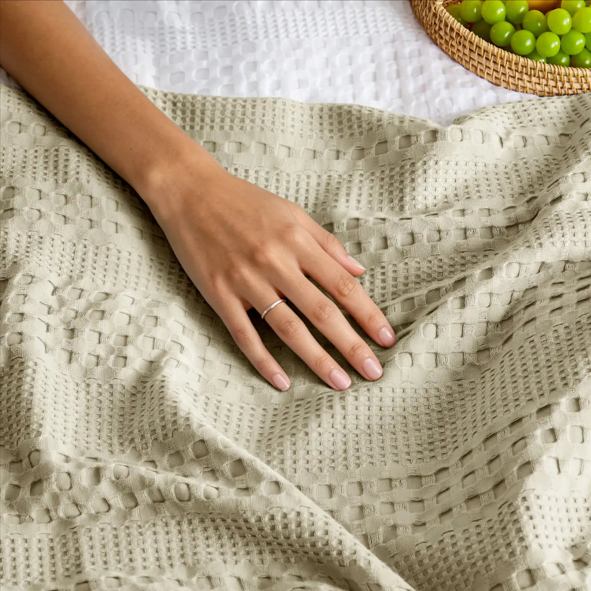 Luxe Bamboo Viscose Waffle Blanket – Lightweight Cooling Throw