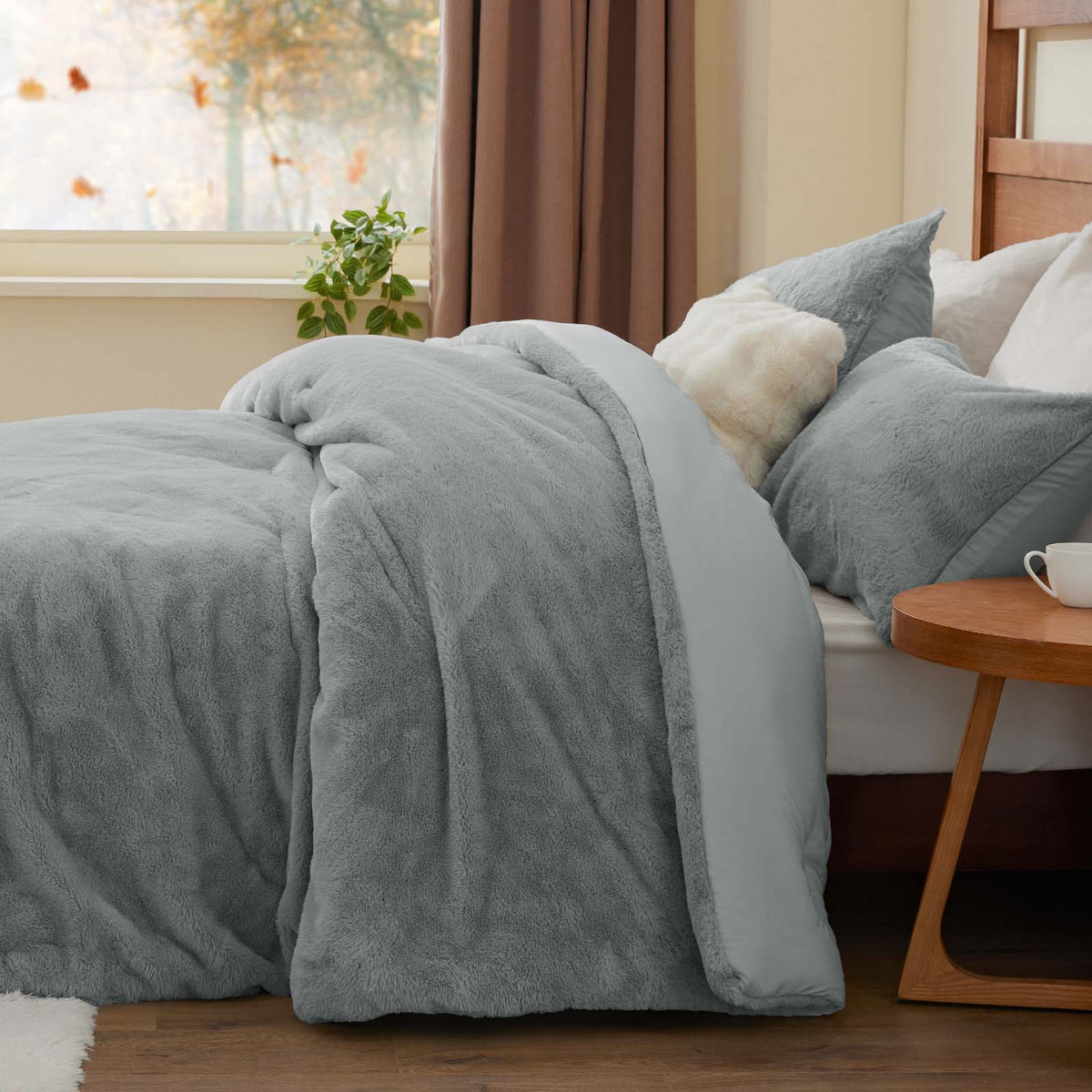 Luxe Flannel Faux Fur Comforter Set – Thick Winter Bedding