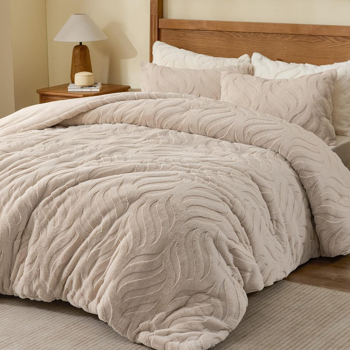 Luxe Flannel Faux Fur Comforter Set – Plush Winter Bedding