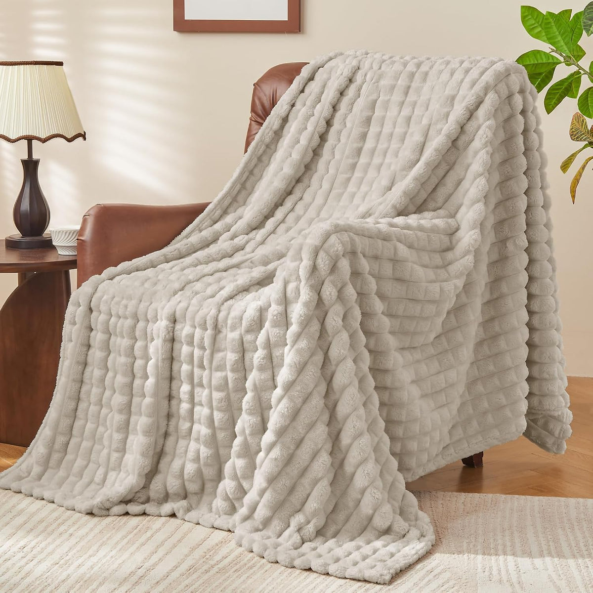 Textured Ribbed Checkered Fleece Throw Blanket – 3D Plush