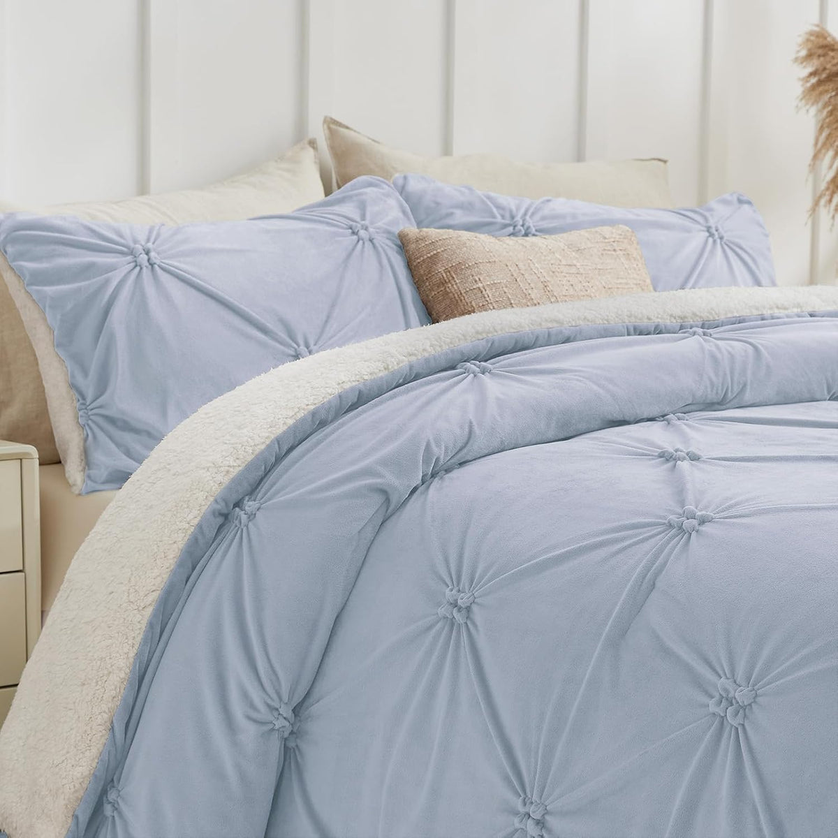 Luxe Flannel Pintuck Sherpa Comforter Set – 3-Piece Winter Warmth