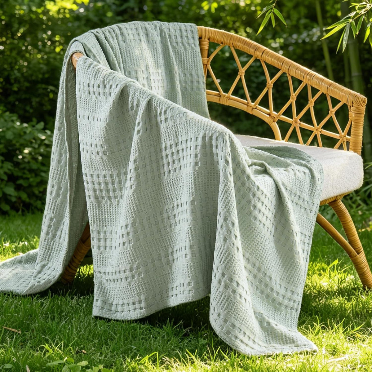 Luxe Bamboo Viscose Waffle Blanket – Lightweight Cooling Throw