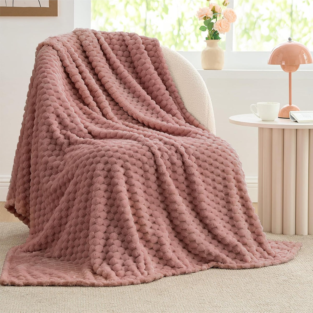 Textured Ribbed Jacquard Fleece Throw Blanket – 3D Plush All-Season