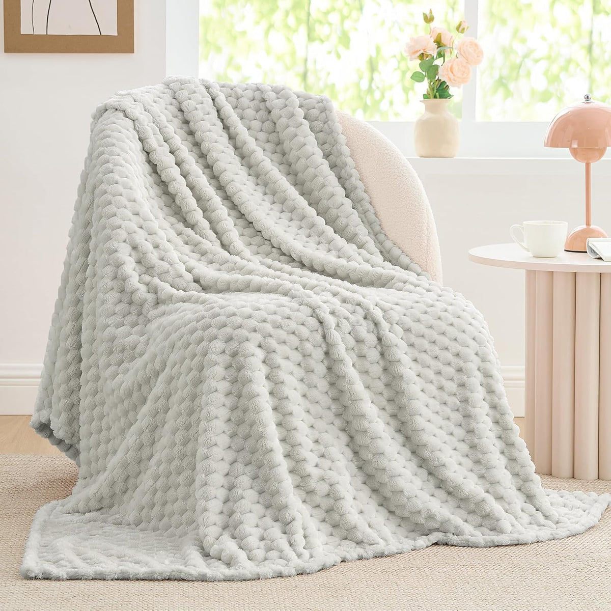 Textured Ribbed Jacquard Fleece Throw Blanket – 3D Plush All-Season