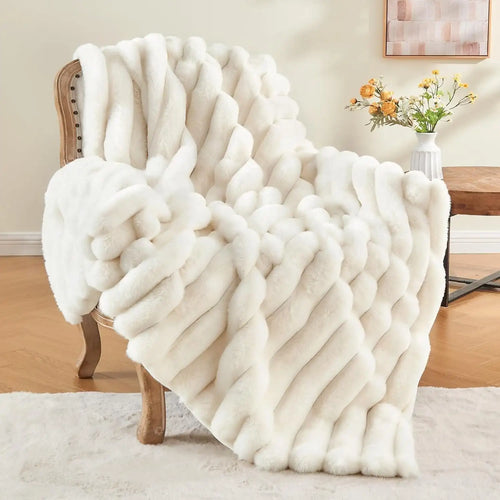 Textured Ribbed Faux Fur Throw Blanket – 770GSM Thick Plush