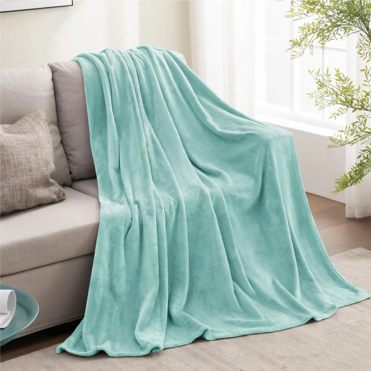 Luxe Flannel Fleece Throw Blanket – Plush Microfiber Throw for Couch, Sofa & Bed