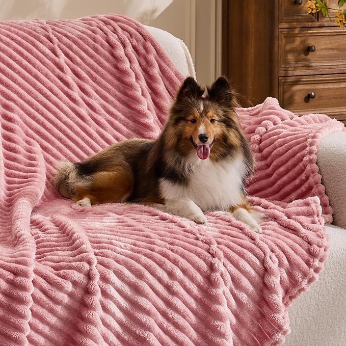 Textured Ribbed Jacquard Fleece Throw Blanket – 3D Plush