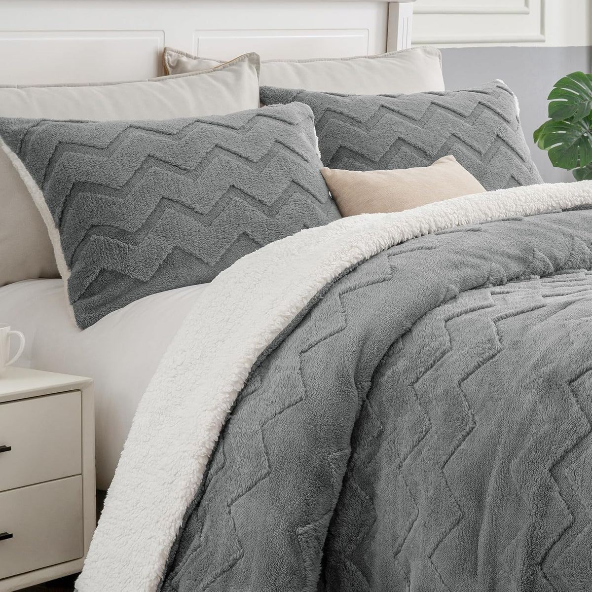 Luxe Flannel Sherpa Comforter Set – 3-Piece Winter Warmth