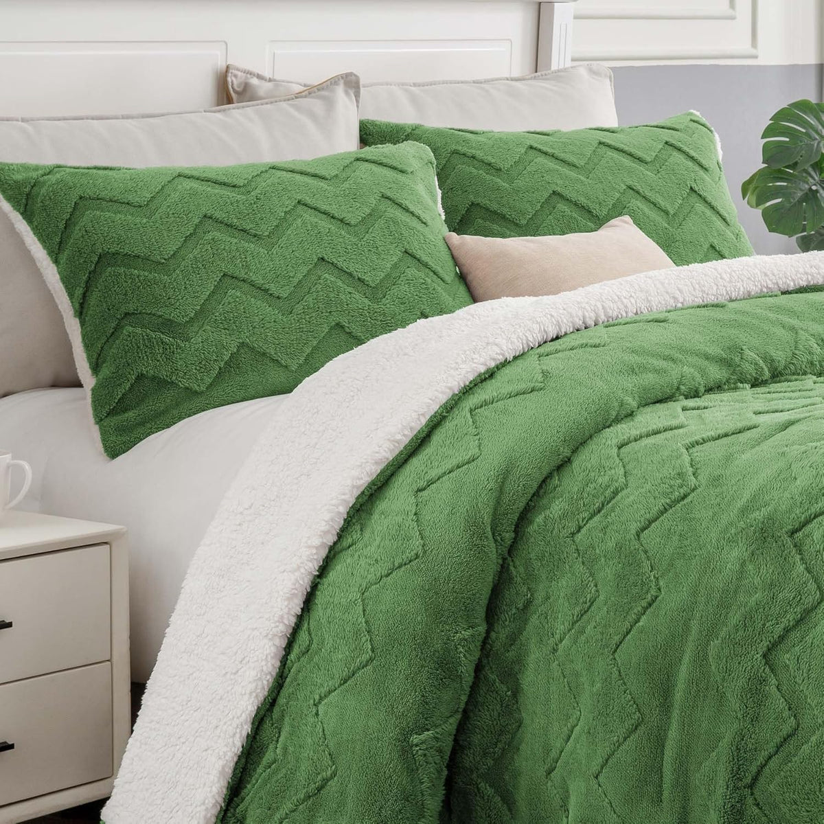 Luxe Flannel Sherpa Comforter Set – 3-Piece Winter Warmth