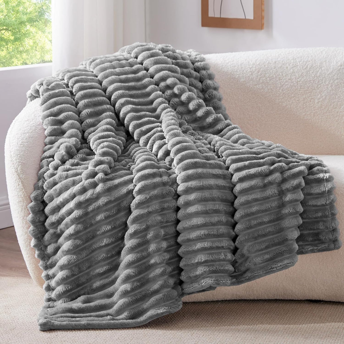 Textured Ribbed Fleece Throw Blanket – 300GSM Striped Plush