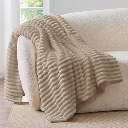 Textured Ribbed Fleece Throw Blanket – 300GSM Striped Plush