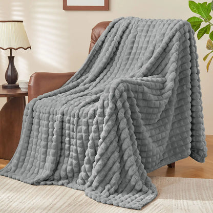 Textured Ribbed Checkered Fleece Throw Blanket – 3D Plush