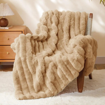 Textured Ribbed Faux Fur Throw Blanket – 770GSM Thick Plush
