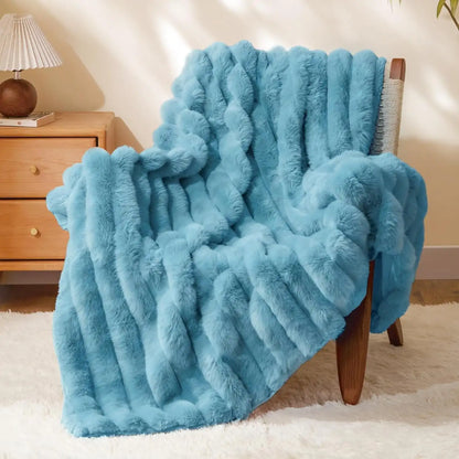 Textured Ribbed Faux Fur Throw Blanket – 770GSM Thick Plush