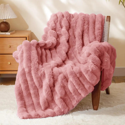 Textured Ribbed Faux Fur Throw Blanket – 770GSM Thick Plush