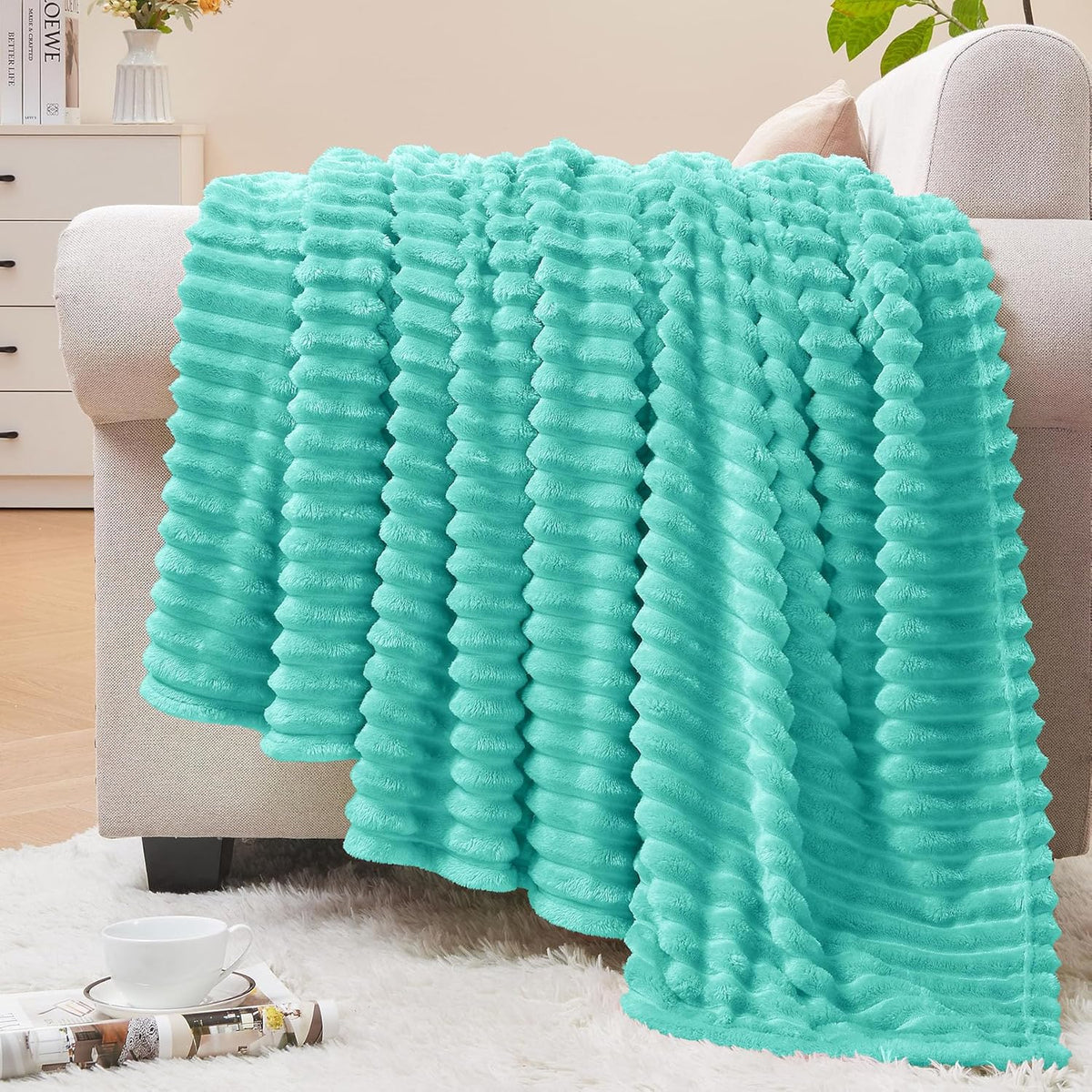 Textured Ribbed Jacquard Fleece Throw Blanket – 3D Plush