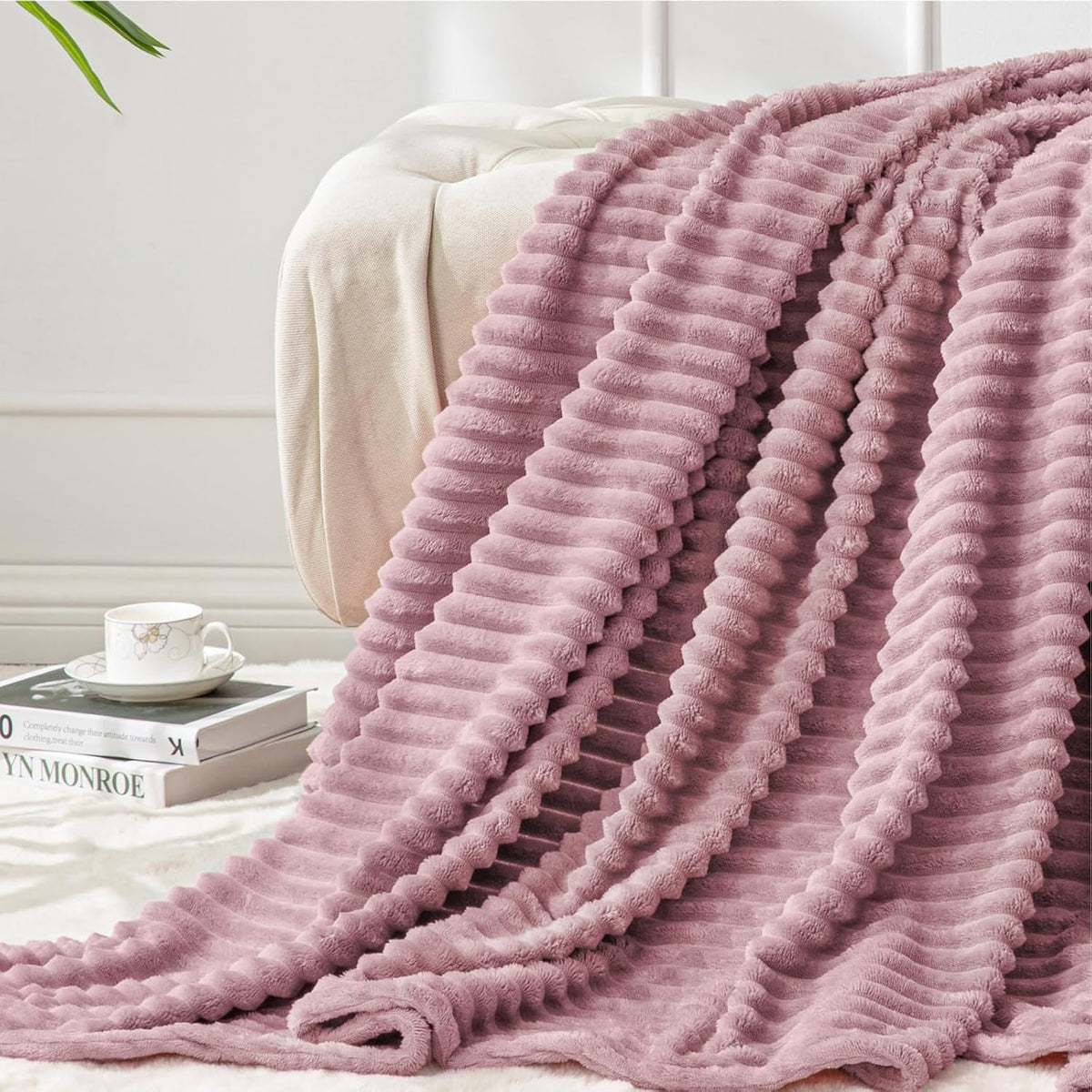 Textured Ribbed Jacquard Fleece Throw Blanket – 3D Plush