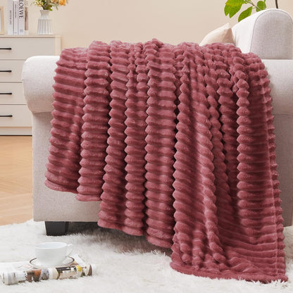 Textured Ribbed Jacquard Fleece Throw Blanket – 3D Plush