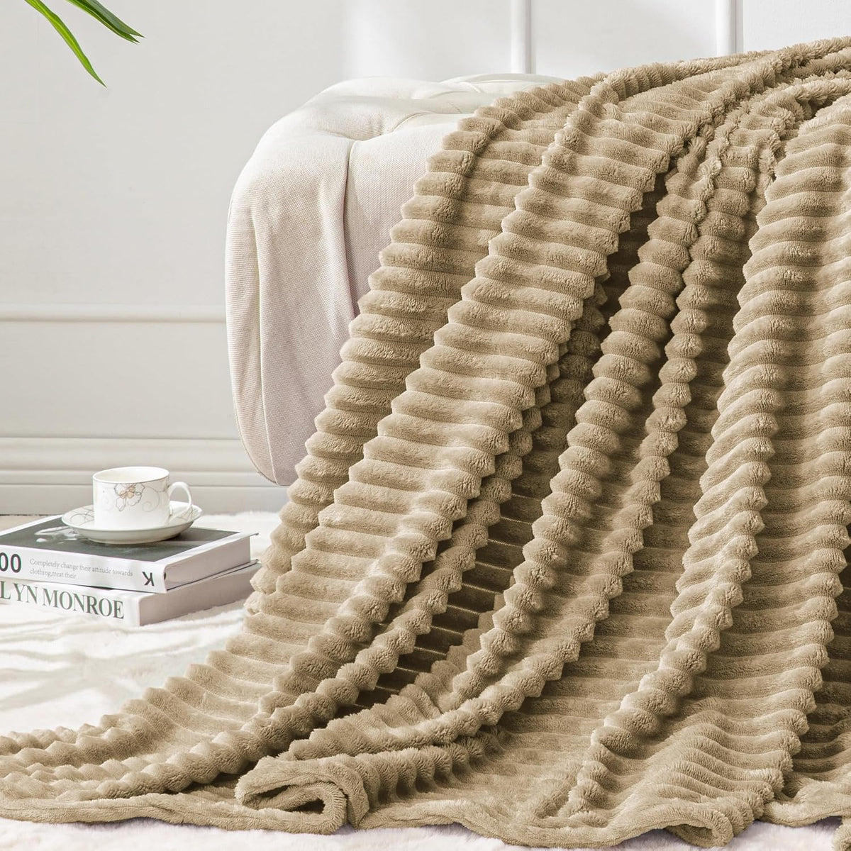 Textured Ribbed Jacquard Fleece Throw Blanket – 3D Plush
