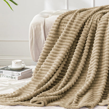 Textured Ribbed Jacquard Fleece Throw Blanket – 3D Plush