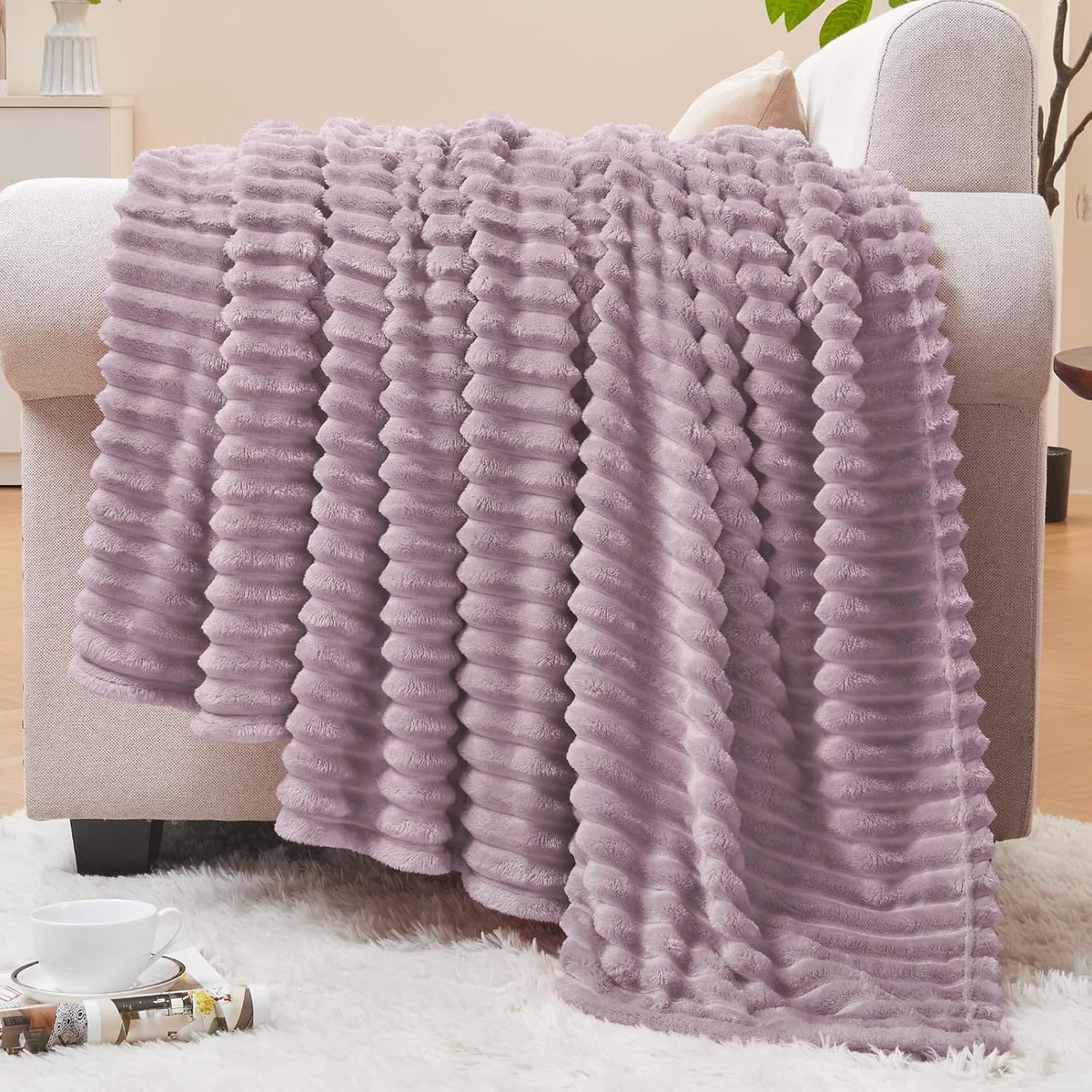 Textured Ribbed Jacquard Fleece Throw Blanket – 3D Plush