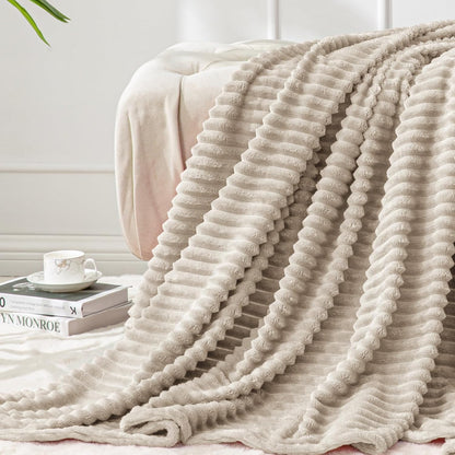Textured Ribbed Jacquard Fleece Throw Blanket – 3D Plush