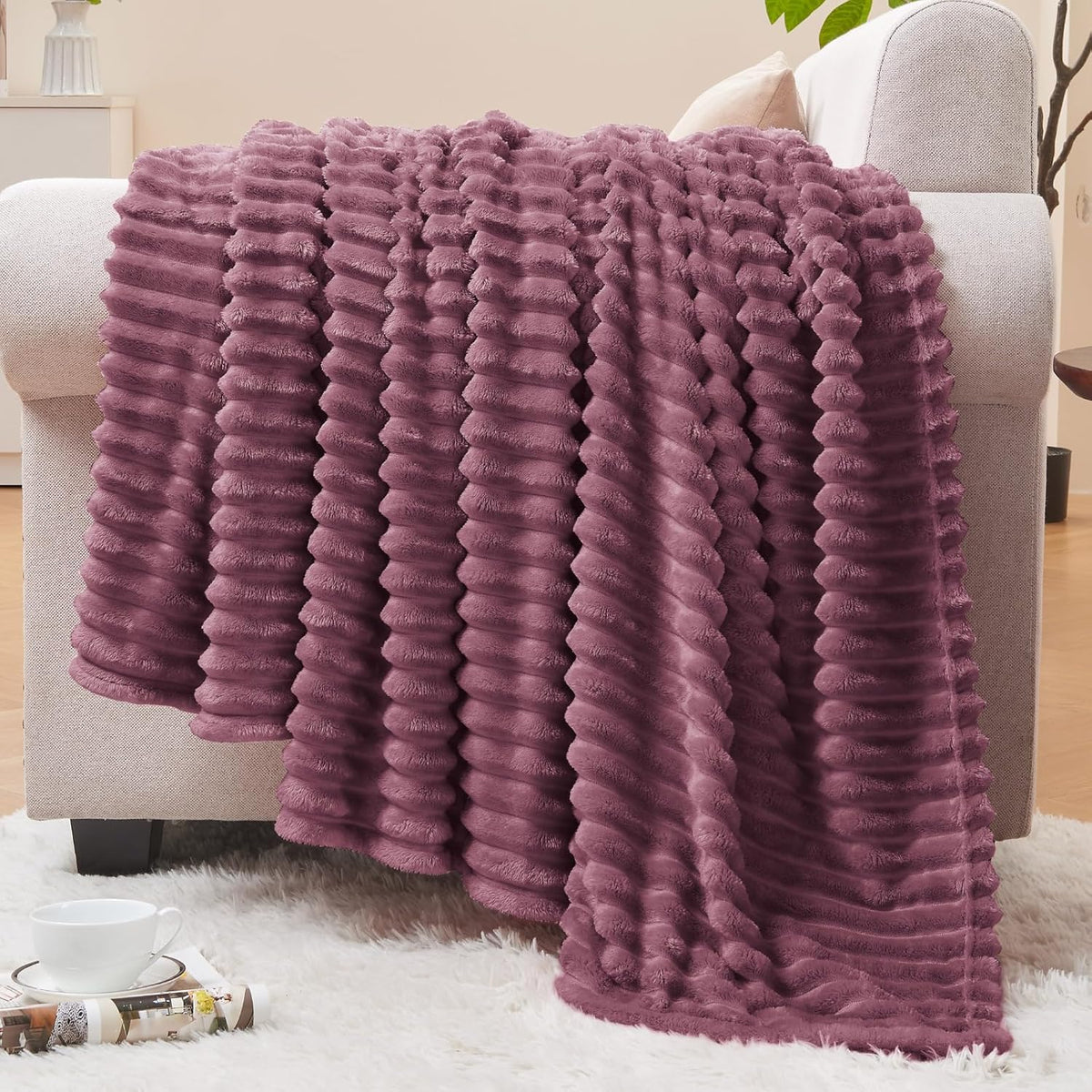 Textured Ribbed Jacquard Fleece Throw Blanket – 3D Plush