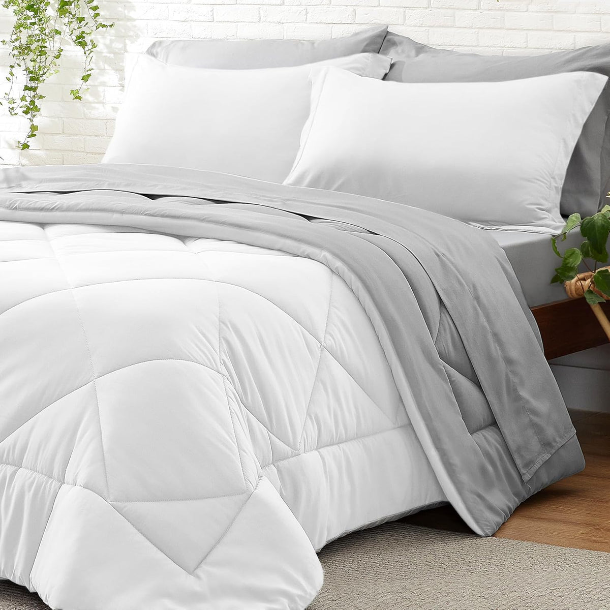 Luxe Reversible Comforter Set – 7-Piece All-Season Bedding with Sheets