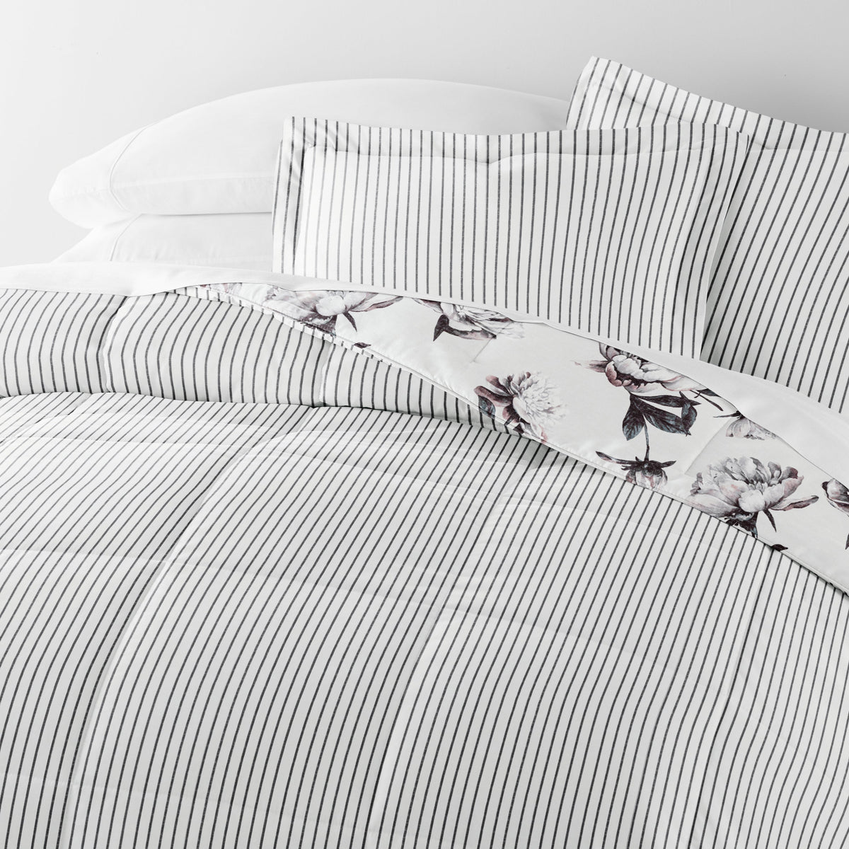 Vintage Magnolia Reversible Down-Alternative Comforter Set
