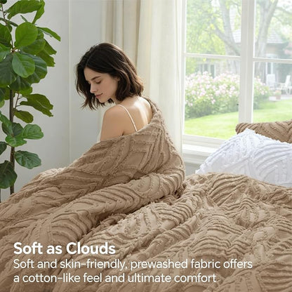Boho Tufted Jacquard Comforter Set – 3-Piece Lightweight