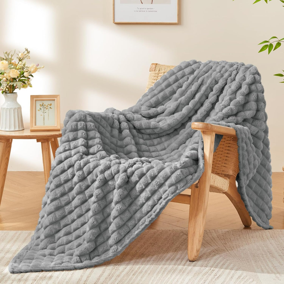 Textured Ribbed Jacquard Fleece Throw Blanket – 3D Plush All-Season